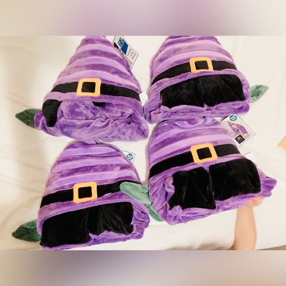 Your Zone Kids Purple Witch Glow in the Dark Hooded Throw Blanket. 40" x 50" - Picture 1 of 3